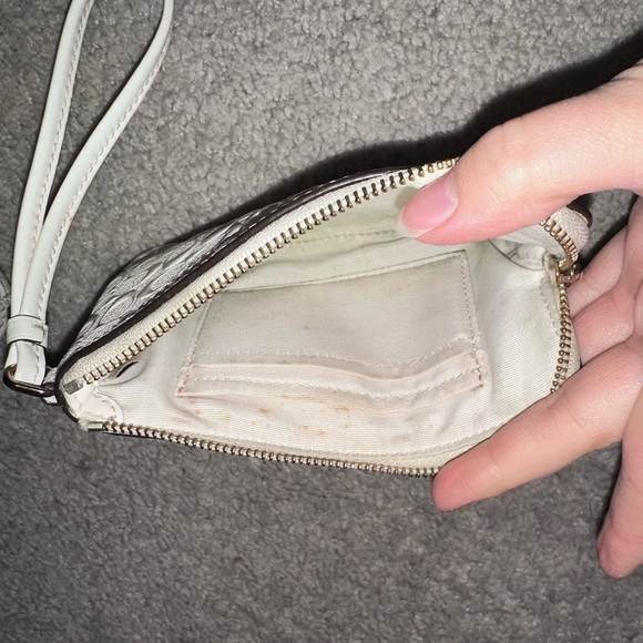 Coach clutch/wristlet - Picture 4 of 4